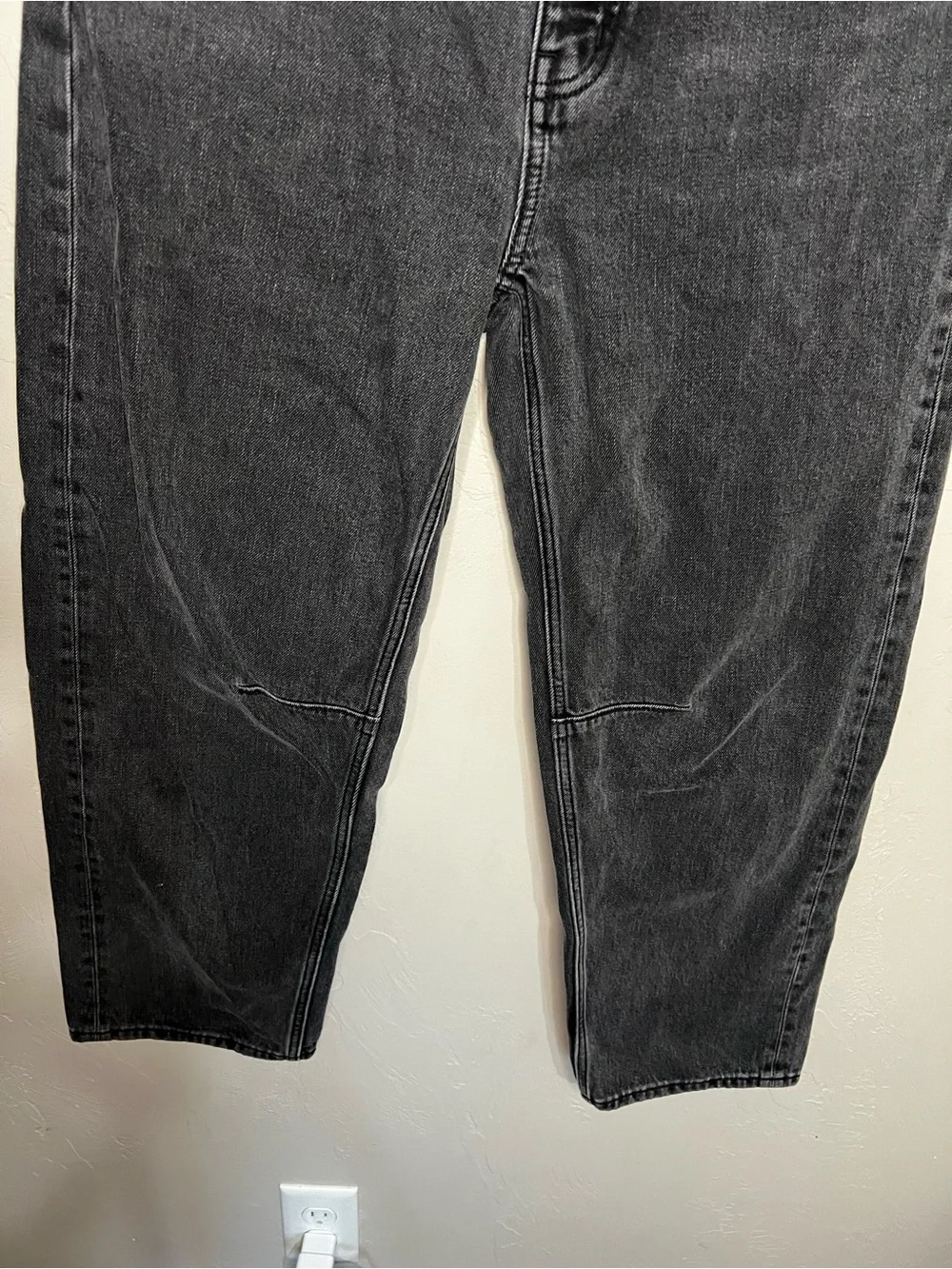 Madewell The Darted Barrel Leg Olenda Washed Black Button Fly Denim Jeans - Picture 4 of 11